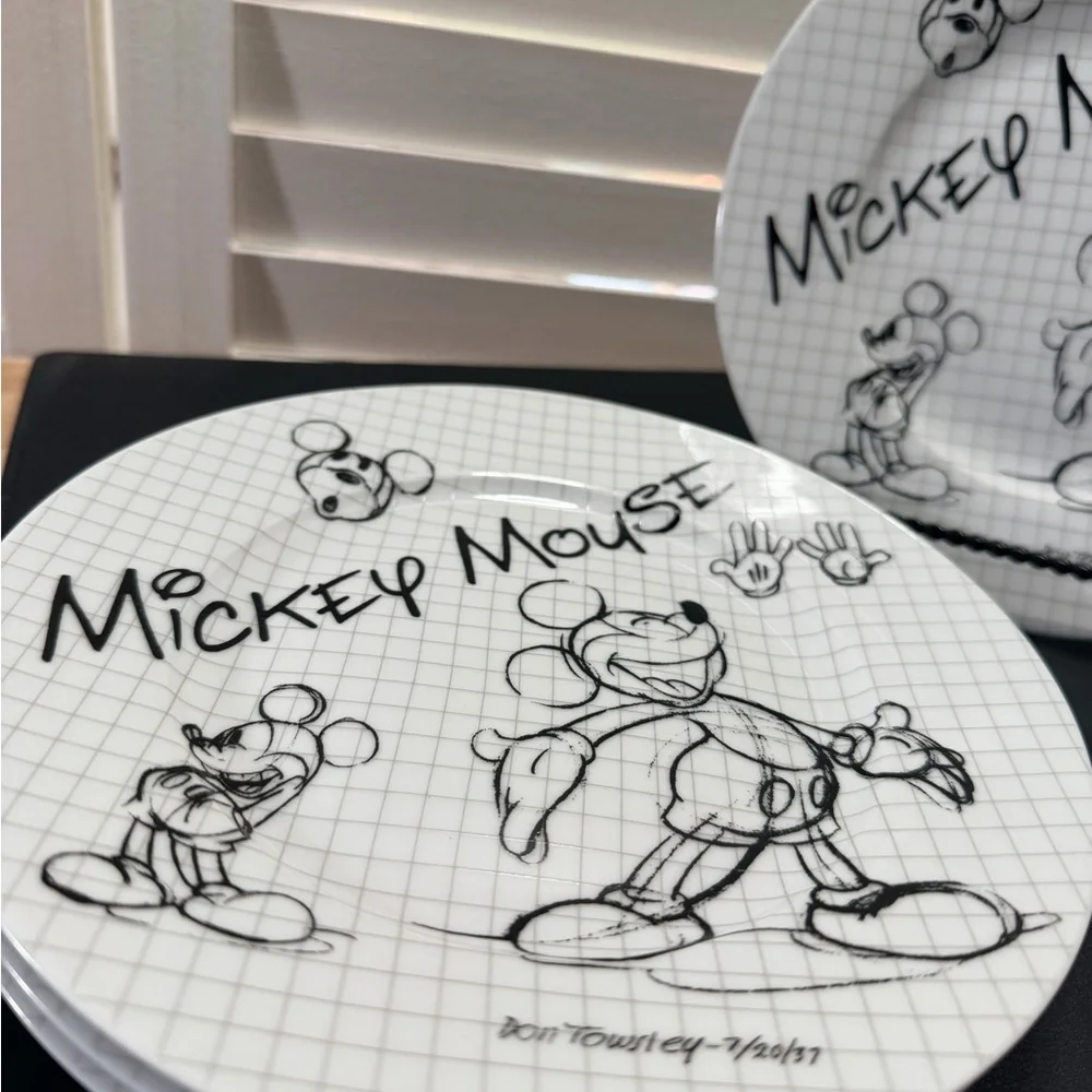 NWT Disney “Sketchbook” White and Black Mickey Mouse 8” Ceramic Plates -Set of 4